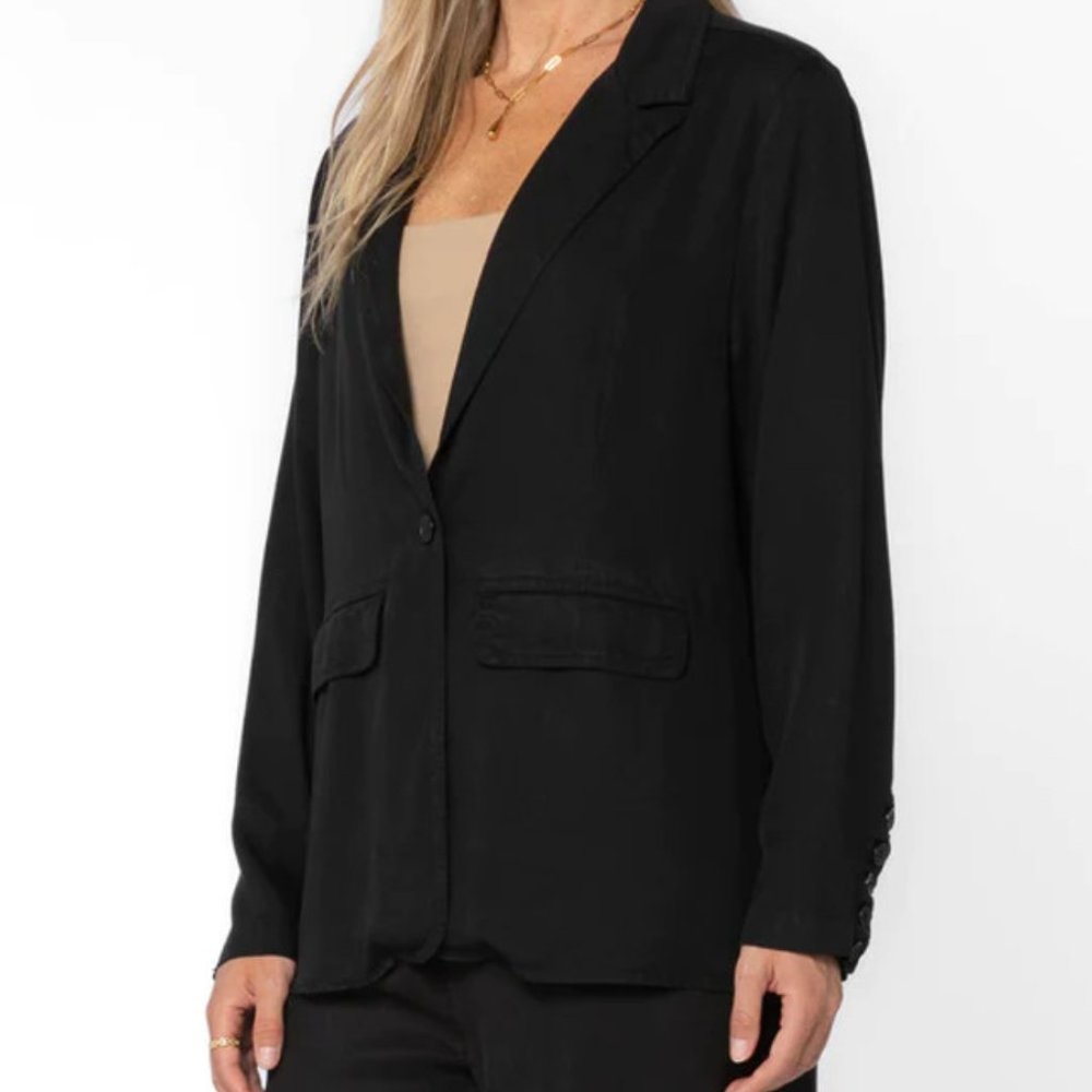 Velvet Heart Black Linen Blazer NWT